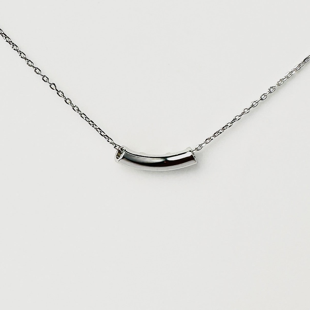 Silver Smile Necklace for Women's Summer 2024 New Collection, with a niche design and high-end light luxury collarbone chain