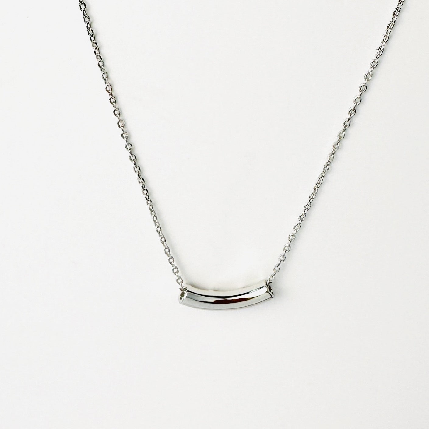 Silver Smile Necklace for Women's Summer 2024 New Collection, with a niche design and high-end light luxury collarbone chain