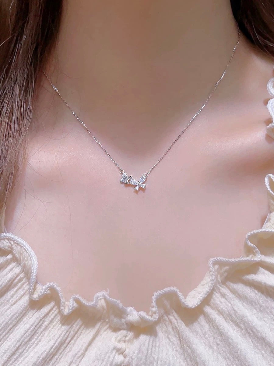 Silver exquisite diamond studded double butterfly necklace, French simple and luxurious temperament, women's versatile collarbone chain